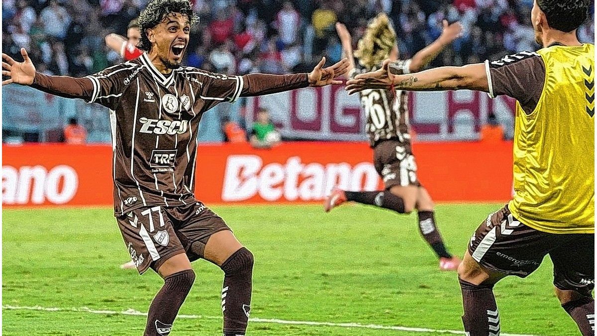 Platense derrotó a Huracán y es campeón por primera vez en su historia