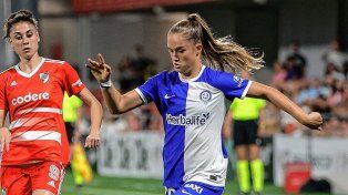 Estefanía Banini le marcó un gol a River.