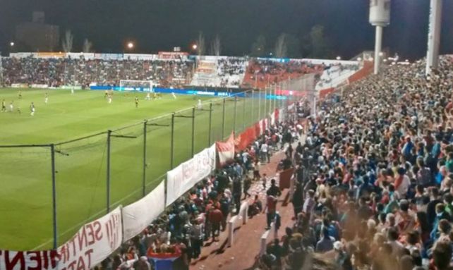 Presencia inquietante en la tribuna de Unión