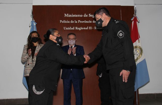 El ministro Jorge Lagna puso en funciones a las nuevas autoridades de la policía rosarina.
