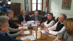 El gobierno y el equipo de Perotti evaluaron los números de la provincia