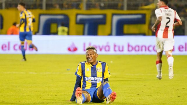 El gesto lo dice todo. Cuando al partido ante Instituto le quedaba poco