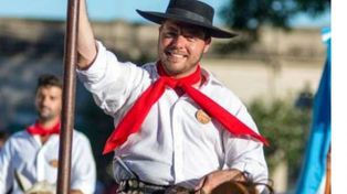 Leonardo Roberto Airaldi en su época de dirigente de la Sociedad Rural (SRA) de Diamante en una fiesta tradicionalista.