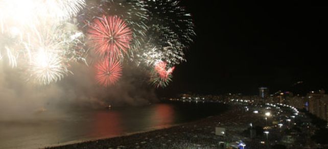 Con cl&aacute;sicos festejos y novedades  el planeta recibi&oacute; al a&ntilde;o nuevo