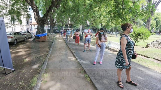 Otras 123 personas murieron y 7.807 fueron reportadas con coronavirus Covid-19 en las últimas 24 horas en la Argentina