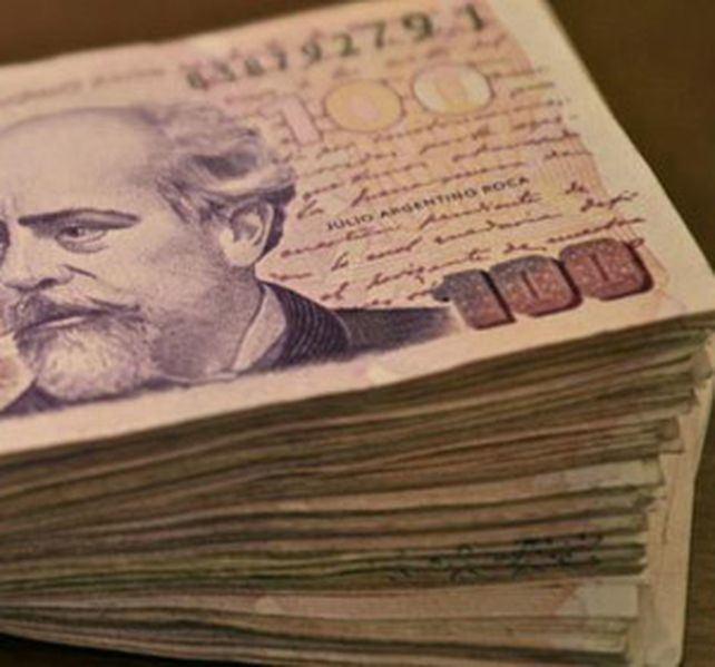 Una persona encontró dinero y quiere devolverlo pero no tiene a quién