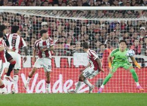 Huracán dio el golpe en el Monumental y venció 2-1 a River