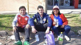 El color de los hinchas de Unión en una tarde a pleno sol