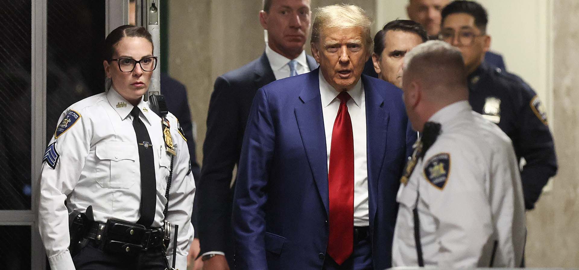 El expresidente Donald Trump llega al inicio de una audiencia en el Tribunal Penal de Nueva York en Nueva York, el lunes 25 de marzo de 2024. (Justin Lane/Pool Photo vía AP) El expresidente Donald Trump llega al inicio de una audiencia en el Tribunal Penal de Nueva York en Nueva York, el lunes 25 de marzo de 2024. (Justin Lane/Pool Photo vía AP)