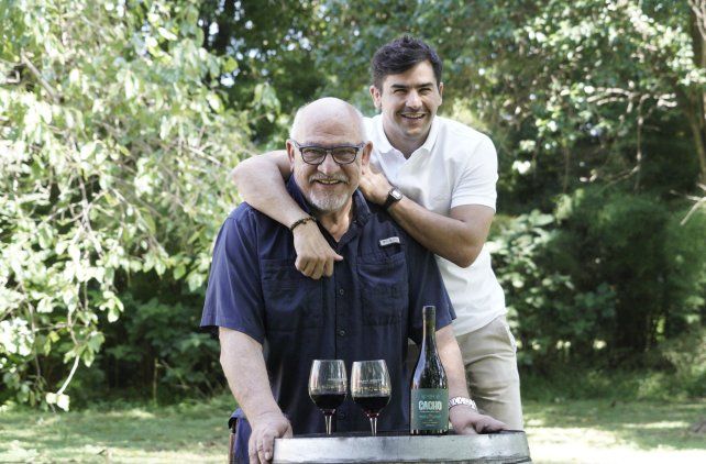 El empresario Carlos Graciano Araujo junto a su hijo Charly