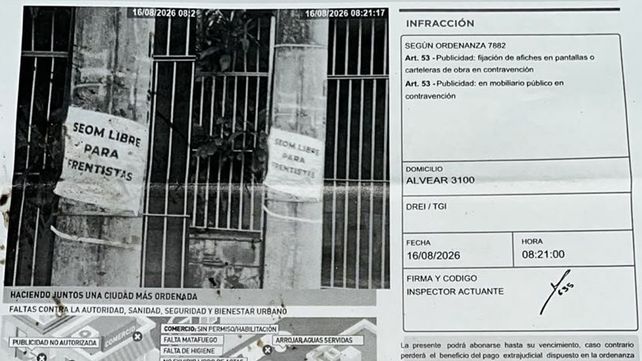 Conflicto por el estacionamiento medido: sancionaron a la Vecinal Candioti Sur por pegar carteles contra el SEOM.
