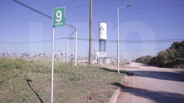 Vecinos del Barrio 500 Viviendas de Paraná manifestaron su preocupación por la falta de frecuencias de la línea 9 que llegan hasta el complejo