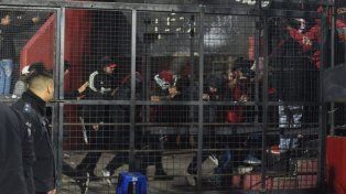 Hinchas de Newells y Corinthians protagonizaron incidentes en el encuentro por la Sudamericana que se disputó este martes a la noche en el Coloso Marcelo Bielsa. &nbsp;