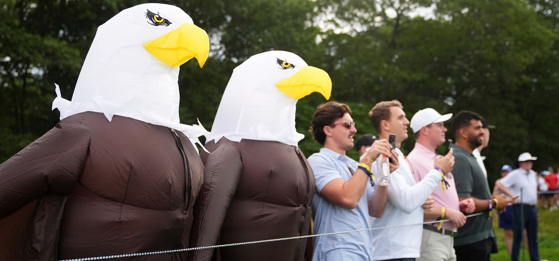 Aficionados observan el hoyo 10 del campo de golf Bethpage Black durante la Ryder Cup, el viernes 26 de septiembre de 2025, en Farmingdale, Nueva York (Foto AP/Lindsey Wasson). Aficionados observan el hoyo 10 del campo de golf Bethpage Black durante la Ryder Cup, el viernes 26 de septiembre de 2025, en Farmingdale, Nueva York (Foto AP/Lindsey Wasson).