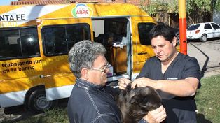 La oficina móvil del Municipio incorpora vacunación antirrábica