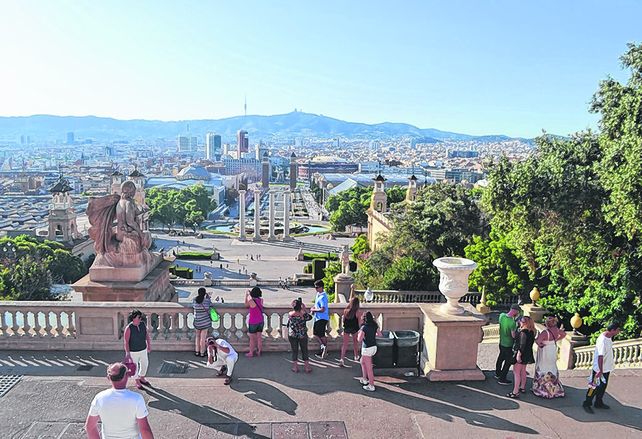 Panorámica de la ciudad. Típica vista desde el Palacio Nacional de Barcelona
