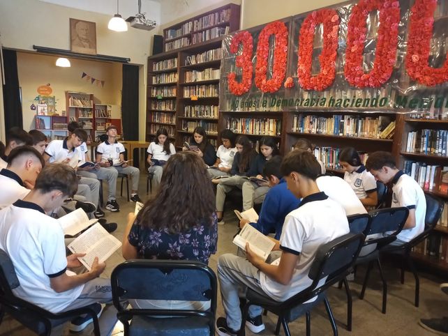 La biblioteca popular de Sastre es un permanente espacio para el encuentro y la reflexión de diferentes temáticas de interés social y comunitario.