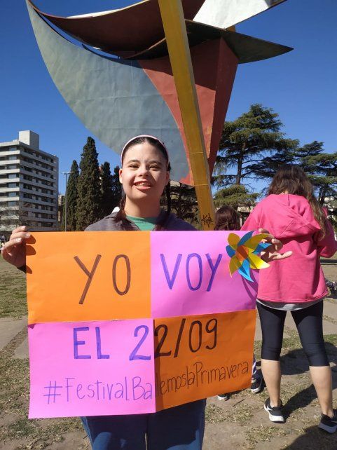 El Centro Educativo Terapéutico Casa Azul organizó un festejo del Día de la Primavera