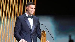 El Dibu Martínez fue nominado al trofeo Yashin a mejor arquero del mundo