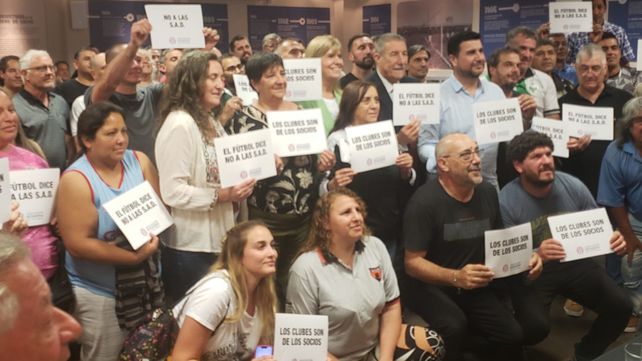 Apoyo total.&nbsp;Los clubes representados por los delegados