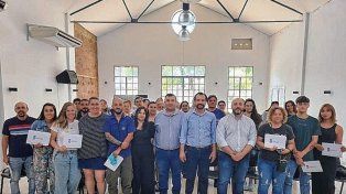 Weiss Ackerley hizo entrega de los créditos del Banco Solidario