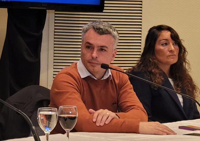 Paulón hizo hincapié en la falta de federalismo en el país.