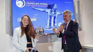 Estefanía Banin fue distinguida&nbsp; con el premio EFE a la mejor Jugadora Iberoamericana del 2023.