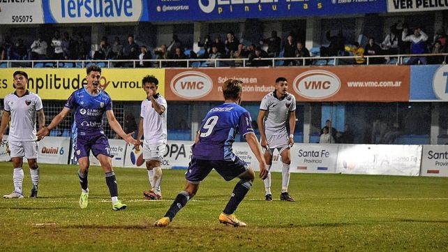 Colón cayó ante Atlético de Rafaela y quedó eliminado de la Copa Santa Fe.