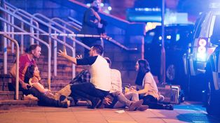 La Policía de Manchester confirmó 19 muertes y cincuenta heridos en el recital de Ariana Grande.