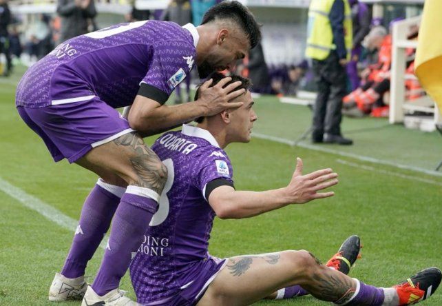 Fiorentina aplastó a Frozinone con goles de Martínez Quarta y Nico González