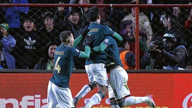 Bolivia venció a Brasil y se metió en Repechaje.