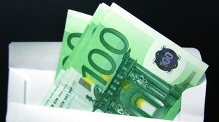 Un hombre depositó por error un sobre con 250 euros en lugar de su voto