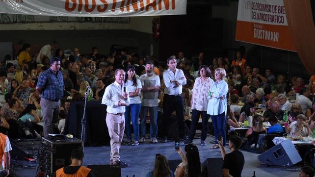 Giustiniani encabezó un concurrido encuentro de fin de año en Rosario.