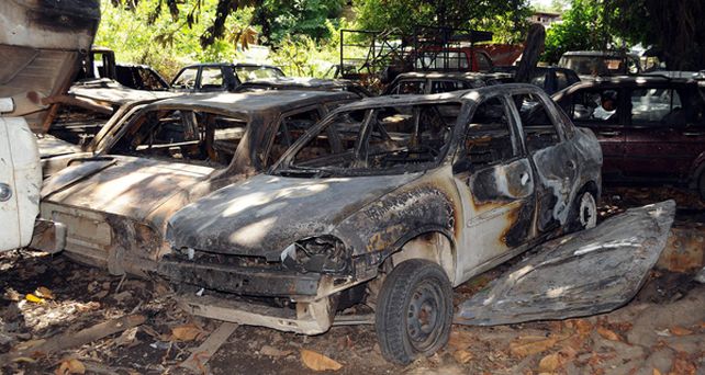 La quema de autos son cosas que hacen los policías cuando les cambian funcionarios