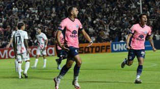 Independiente Rivadavia le ganó a San Lorenzo en Mendoza.
