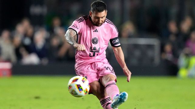 El crack rosarino Lionel Messi se mostró en buena forma en el partido inaugural de la MLS que Inter Miami ganó&nbsp; por 2 a 0.&nbsp;