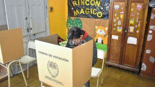 La campaña para las históricas elecciones del domingo en Santa Fe llegó a su fin: arrancó la veda