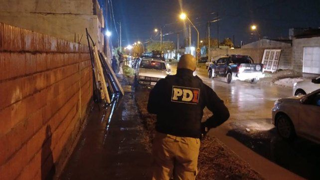 Allanamientos en San Francisco por el crimen del nene Zamir Torres: hallaron un arma de fuego y varios celulares Allanamientos en San Francisco por el crimen del nene Zamir Torres: hallaron un arma de fuego y varios celulares
