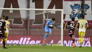 Romero tuvo un par de intervenciones clave ante Lanús.