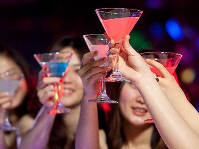 ¿Quiénes consumen más bebidas alcohólicas en el mundo?