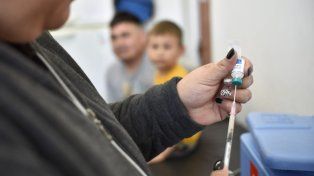 {alttext(Ya se aplicaron 8.414 dosis a más de 4.350 personas a lo largo de las 98 actividades realizadas.,#ModoVacuna: así será la vacunación en las colonias de verano)}
