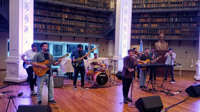 La banda rosarina RIOBA llega al CC Atlas con nuevas canciones y músicos invitados