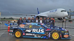 El Turismo Carretera ya se hace sentir en Rosario y el RUS Med Team picó en punta en el aeropuerto