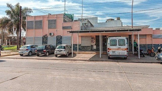 Temporal en Paraná: el Centro de Salud Carrillo siguió atendiendo pese al corte de luz.