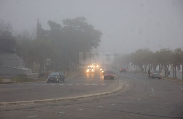 La ciudad amaneció cubierta de niebla.