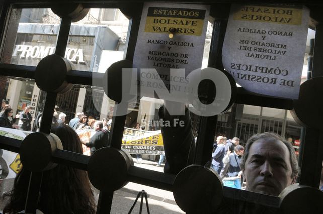 Damnificados por la estafa Bolsafé se manifestaron en la peatonal