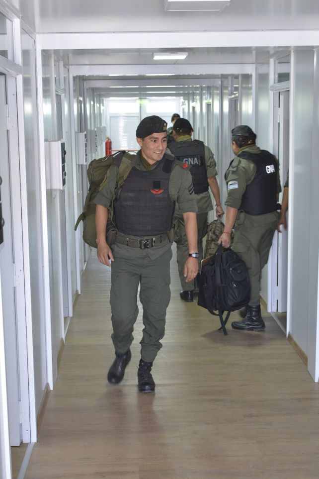 Llegaron más gendarmes y ya son mil los efectivos en barrios calientes