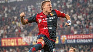 Debut con doblete en Genoa para Retegui en la Copa Italia