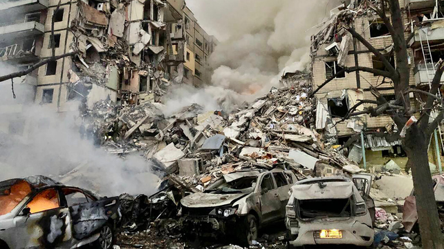 La terrible destrucción que causó un misil ruso en la ciudad de Dnipro