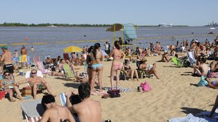 En Rosario proponen que en parques y playas haya zonas francas libres de humo
